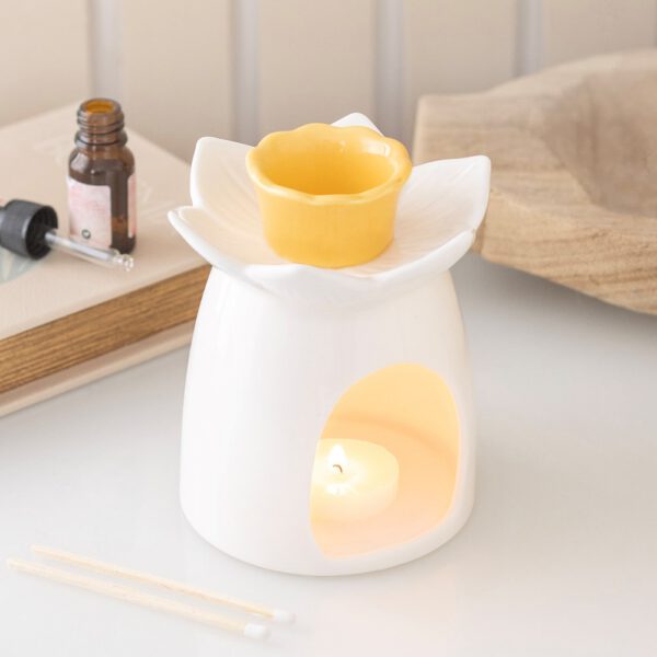 White Daffodil Oil Burner & Wax Melt Burner